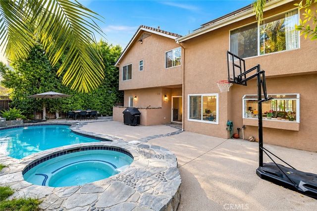 5038 Durant Court, Oak Park, CA 91377