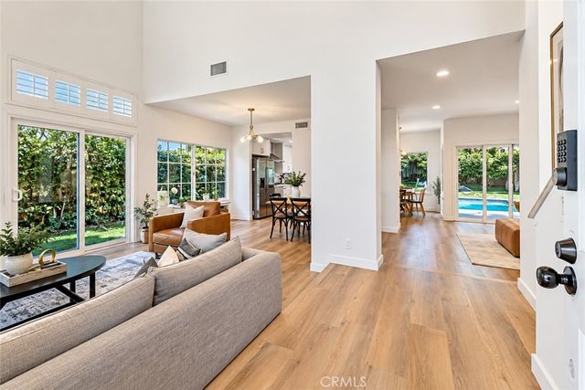 5038 Durant Court, Oak Park, CA 91377