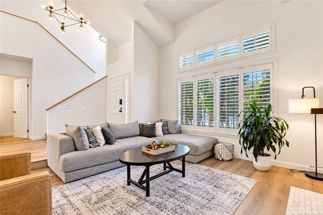 5038 Durant Court, Oak Park, CA 91377