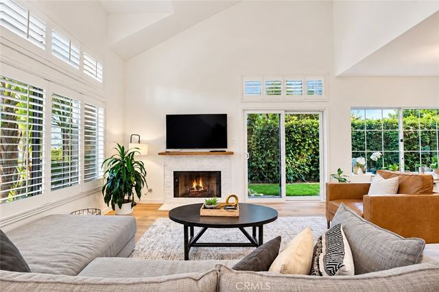 5038 Durant Court, Oak Park, CA 91377