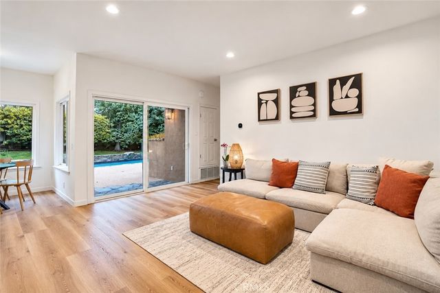 5038 Durant Court, Oak Park, CA 91377