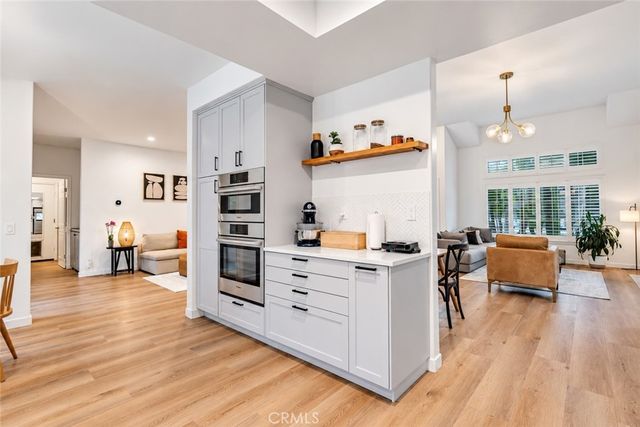 5038 Durant Court, Oak Park, CA 91377