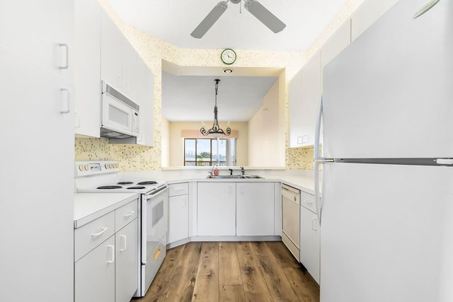 7904 Trent Drive 410, Tamarac, FL 33321