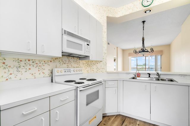 7904 Trent Drive 410, Tamarac, FL 33321