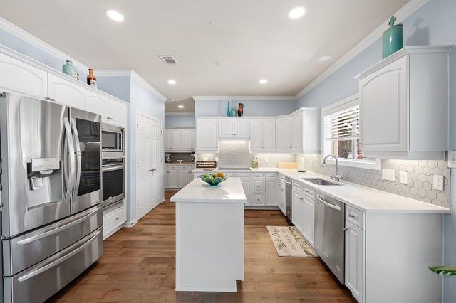 1207 Lakeway DR, Lakeway, TX 78734