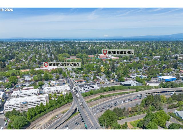 Ne Clackamas St, Portland, OR 97232