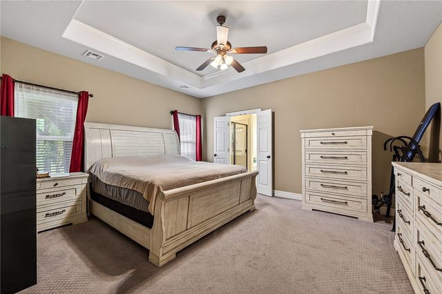 4 Grassland Court, Bentonville, AR 72712