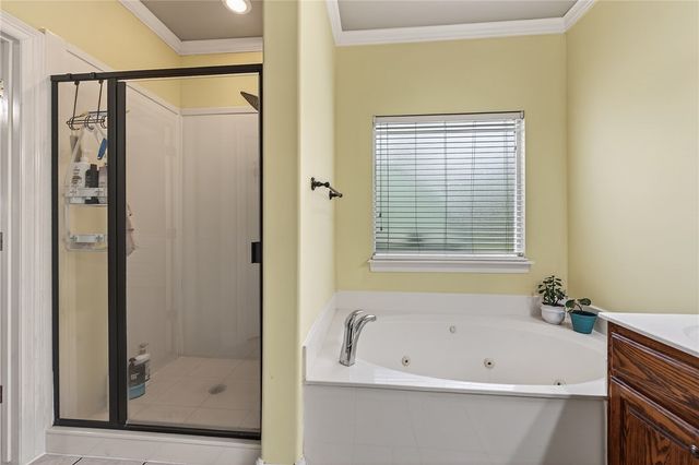 4 Grassland Court, Bentonville, AR 72712