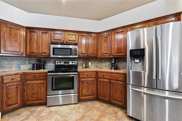 4 Grassland Court, Bentonville, AR 72712