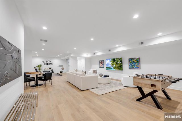 15 Feldman Court, Paramus, NJ 07652