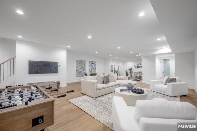 15 Feldman Court, Paramus, NJ 07652