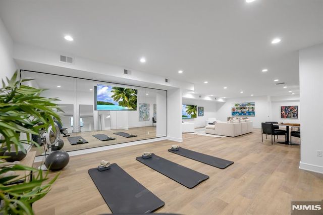 15 Feldman Court, Paramus, NJ 07652