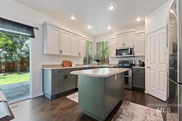 2616 E Salisbury Ct, Eagle, ID 83616