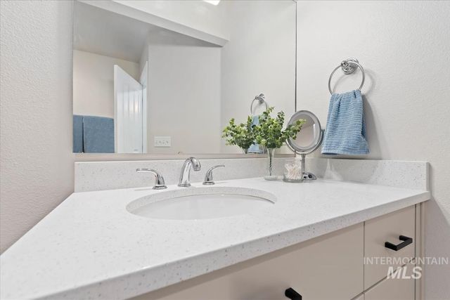 2616 E Salisbury Ct, Eagle, ID 83616