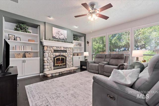 2616 E Salisbury Ct, Eagle, ID 83616