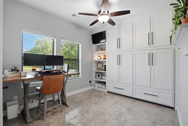 512 W Locust Street, Whitewright, TX 75491