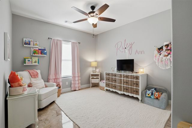512 W Locust Street, Whitewright, TX 75491