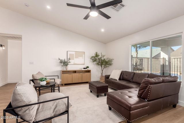 4146 E MEADOW LAND Drive, San Tan Valley, AZ 85140