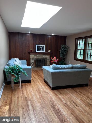 2426 KINGMAN DR, Wilmington, DE 19810