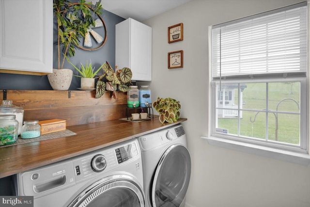 170 CORNERSTONE DR, Mohrsville, PA 19541
