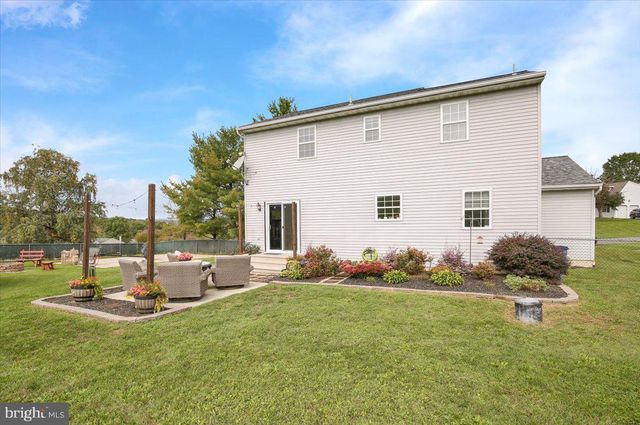 170 CORNERSTONE DR, Mohrsville, PA 19541