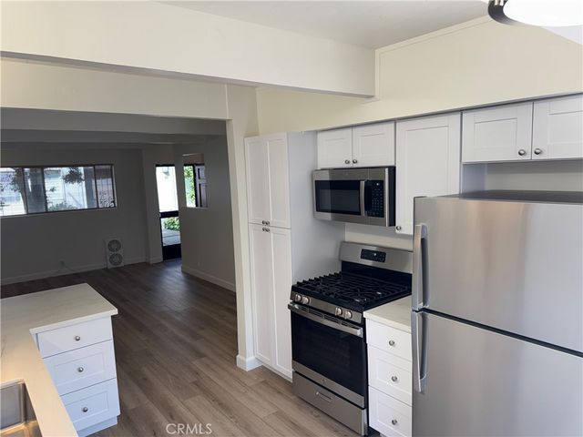 4040 Grand View 44, Los Angeles, CA 90066