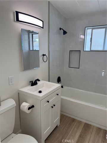 4040 Grand View 44, Los Angeles, CA 90066