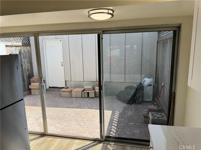 4040 Grand View 44, Los Angeles, CA 90066