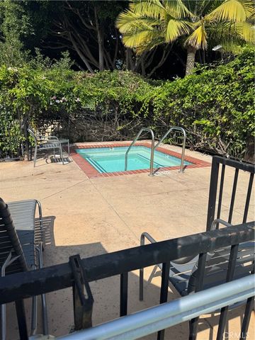 4040 Grand View 44, Los Angeles, CA 90066
