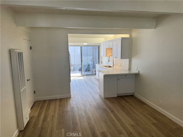 4040 Grand View 44, Los Angeles, CA 90066