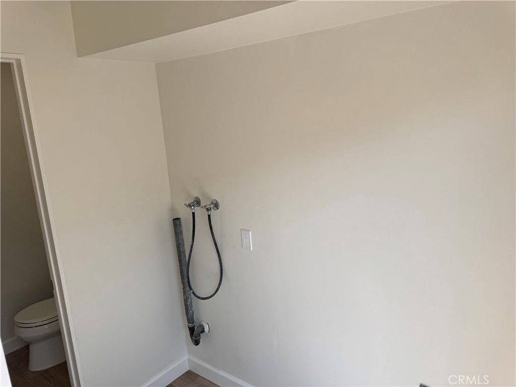 Image 12 of property listing at 4040 Grand View 44, Los Angeles, CA 90066