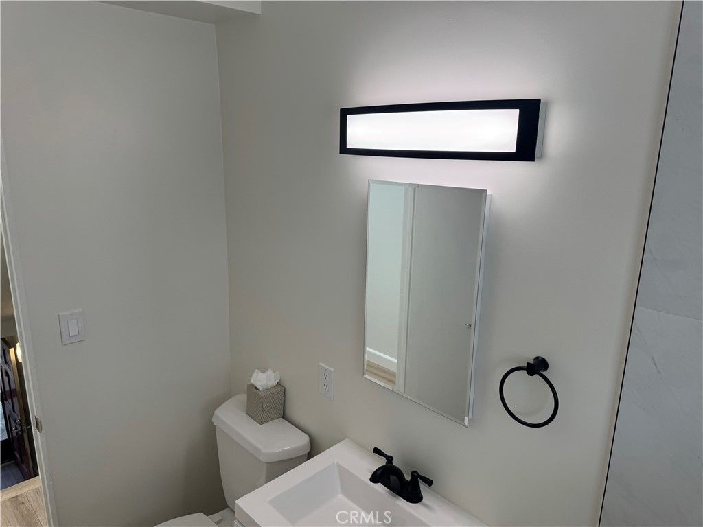 Image 17 of property listing at 4040 Grand View 44, Los Angeles, CA 90066