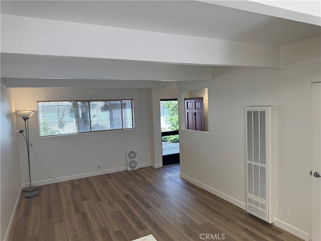 Image 3 of property listing at 4040 Grand View 44, Los Angeles, CA 90066