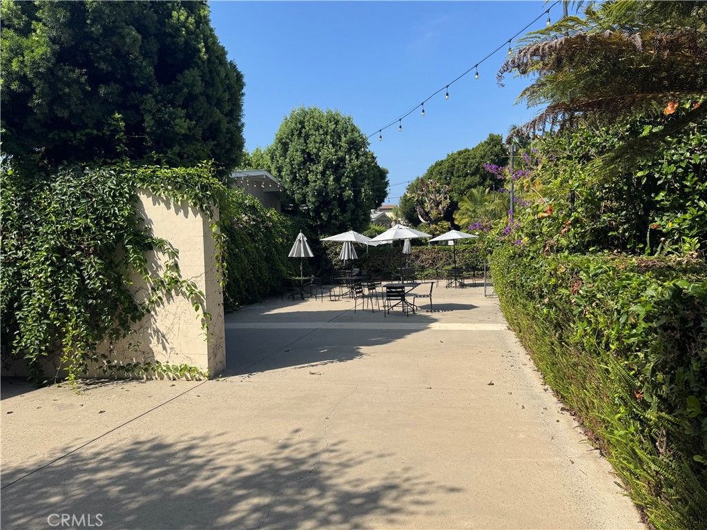 Image 30 of property listing at 4040 Grand View 44, Los Angeles, CA 90066