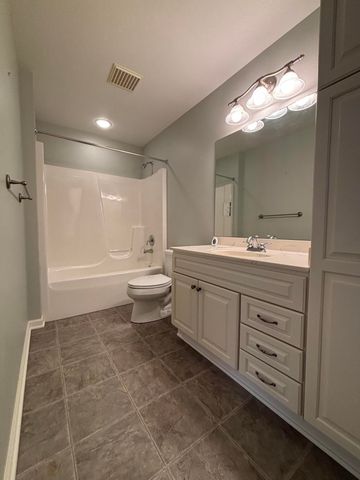 2268 NW Pin Oak Court NW 91, Grand Rapids, MI 49504