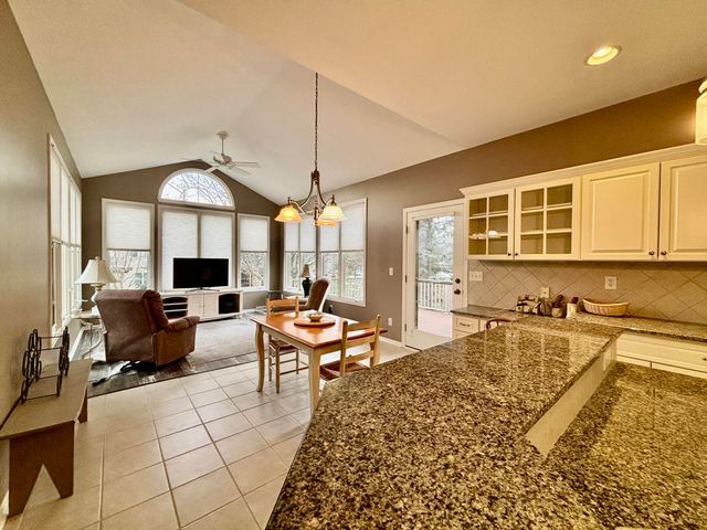 2268 NW Pin Oak Court NW 91, Grand Rapids, MI 49504