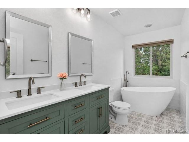 880 Parthenon Ct, Lafayette, CO 80026