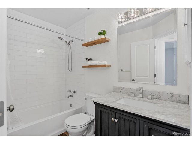 880 Parthenon Ct, Lafayette, CO 80026