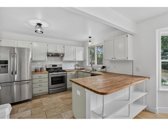 880 Parthenon Ct, Lafayette, CO 80026