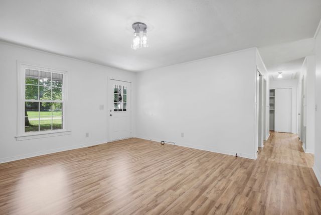 396 Jefferson Ave, Sparta, TN 38583