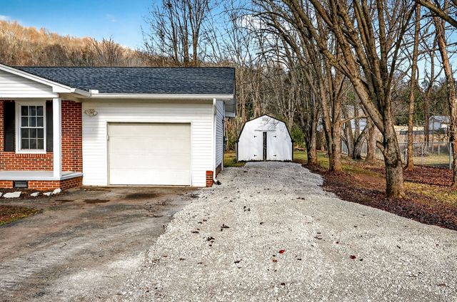 396 Jefferson Ave, Sparta, TN 38583