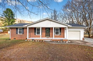 396 Jefferson Ave, Sparta, TN 38583