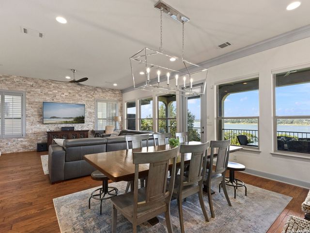 1736 Stagecoach Drive, Canyon Lake, TX 78133