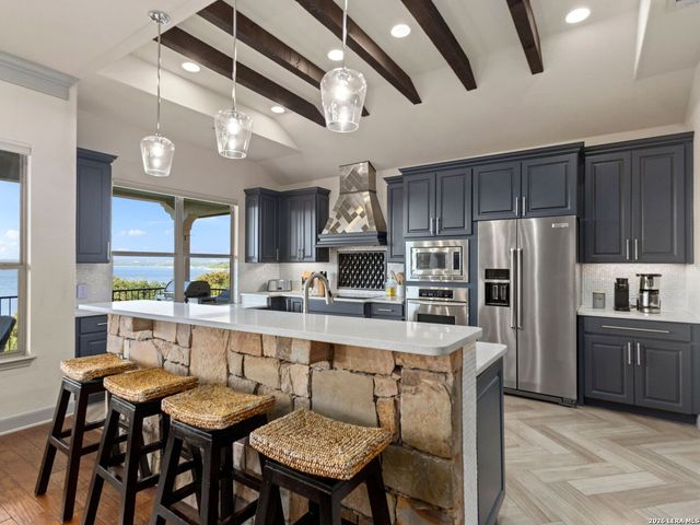 1736 Stagecoach Drive, Canyon Lake, TX 78133