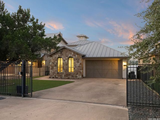 1736 Stagecoach Drive, Canyon Lake, TX 78133