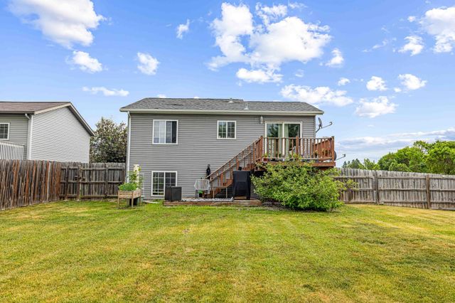 3915 34th Street S, Fargo, ND 58104