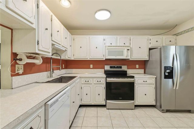 3680 IRONWOOD CIRCLE 202L, Bradenton, FL 34209