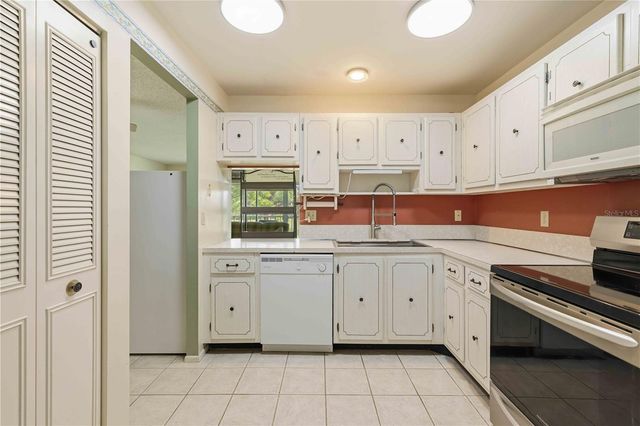 3680 IRONWOOD CIRCLE 202L, Bradenton, FL 34209