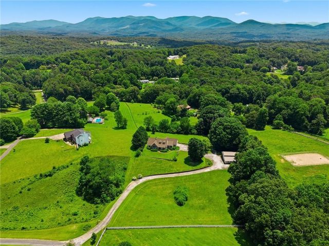 127 Grandview Drive, Ellijay, GA 30540
