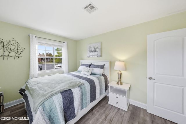 14 Picasso Court, Toms River, NJ 08757